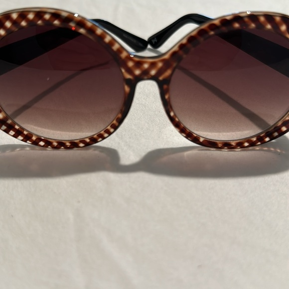 Gingham print round frame sunglasses - Picture 2 of 4